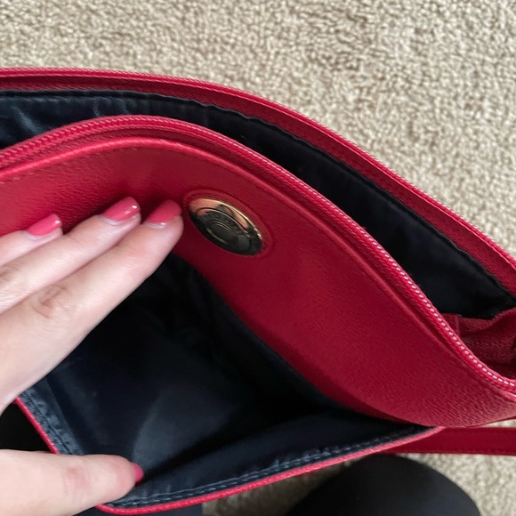 DONATED Red Tommy Hilfiger Purse - Picture 6 of 7
